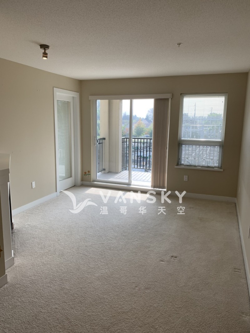 250426114034_3 Living room.jpg